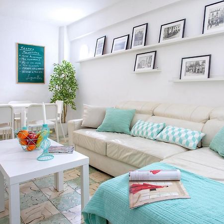 Big Flat In City Center With Patio Málaga Dış mekan fotoğraf