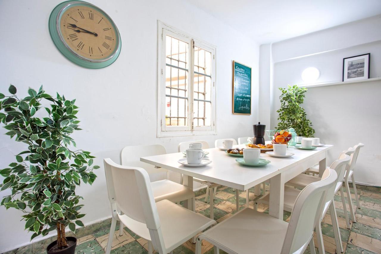 Big Flat In City Center With Patio Málaga Dış mekan fotoğraf