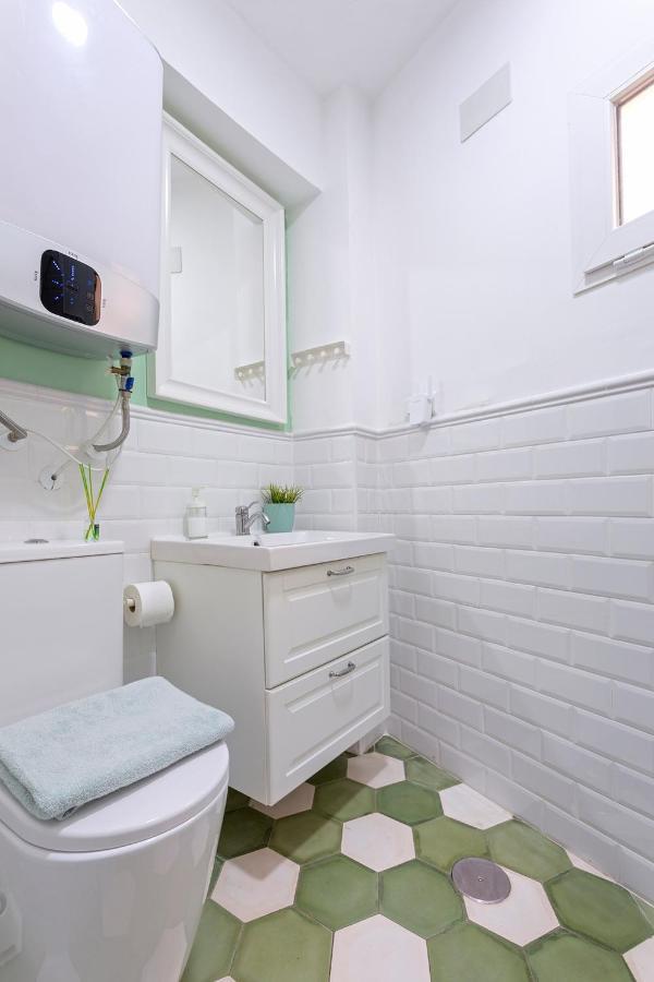 Big Flat In City Center With Patio Málaga Dış mekan fotoğraf